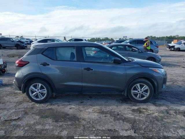 NISSAN KICKS S 2024 - Imagen 15