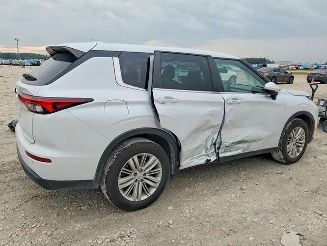 MITSUBISHI OUTLANDER ES 2023 3 FILAS - Imagen 8