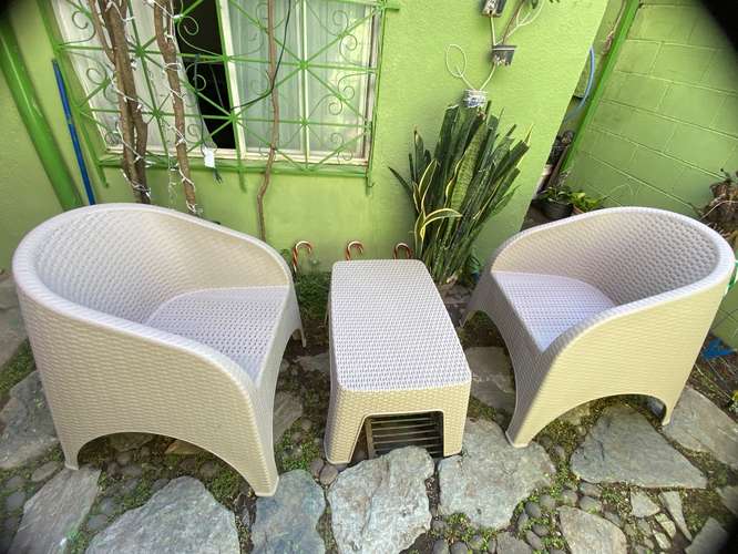 Juego de mesa con butaca para jardín o salita de estar
