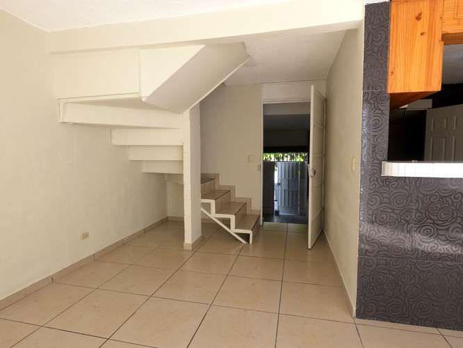 Alquilo casa Col. San Alberto, calle al volcan Mejicanos - Imagen 5