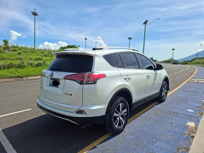 TOYOTA RAV 4 2018 DE AGENCIA