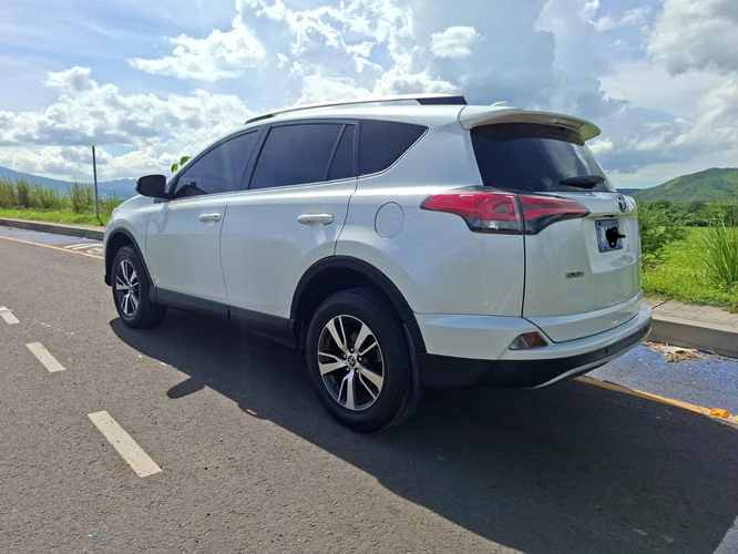 TOYOTA RAV 4 2018 DE AGENCIA
