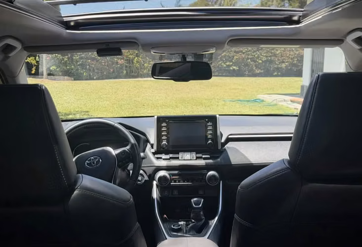 Tengo en venta toyota rav4 limited awd 2020  - Imagen 4