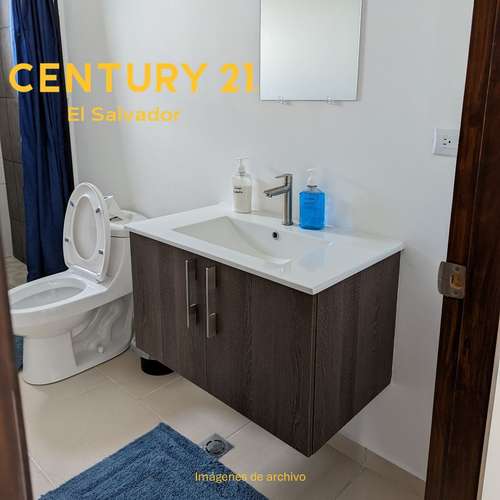 Se alquila apartamento de 3 dormitorios y en último nivel, en Colonia San Francisco, San Salvador