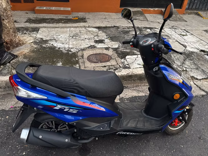 Moto Freedom Vespa año 2025 