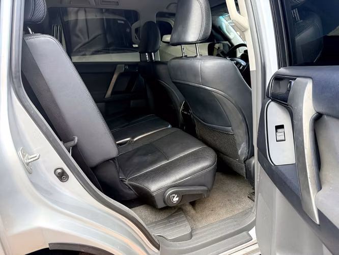 TOYOTA LAND CRUISER PRADO TX 2011 — 4x4