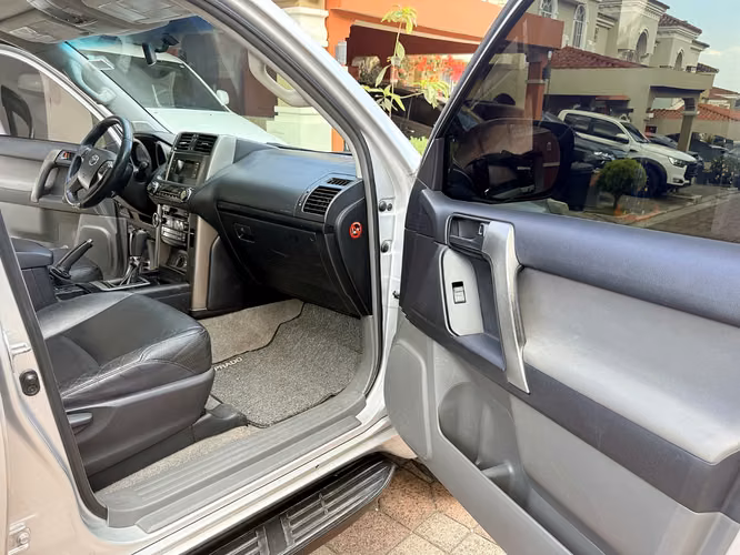 TOYOTA LAND CRUISER PRADO TX 2011 — 4x4