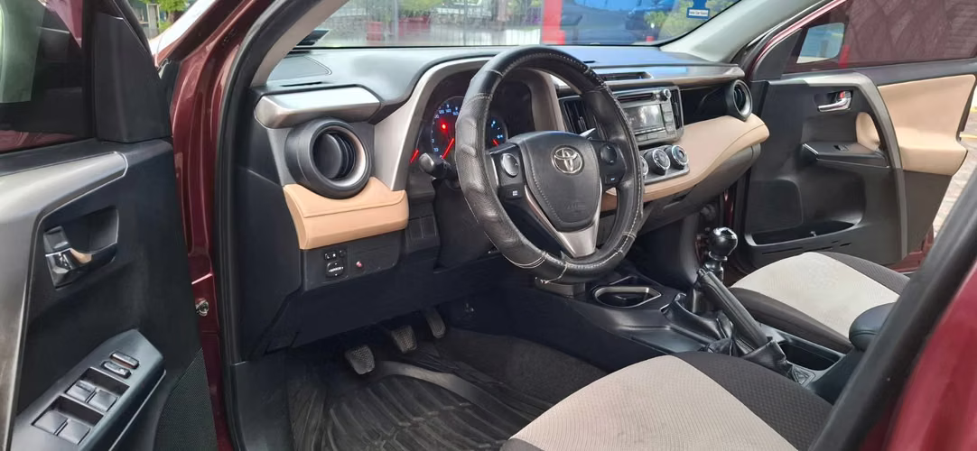 TOYOTA RAV4 DE AGENCIA EXCEL AUTOMOTRIZ TRASMISIÓN STANDARD MOTOR 2.0 SÚPER ECONÓMICO