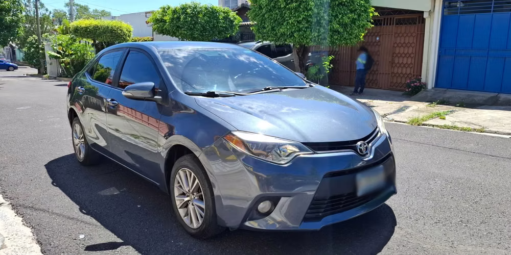TOYOTA COROLLA LE DE AGENCIA *AUTOMÁTICO* IMPECABLE