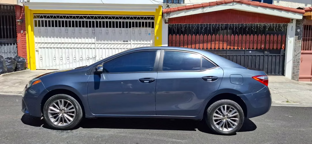 TOYOTA COROLLA LE DE AGENCIA *AUTOMÁTICO* IMPECABLE