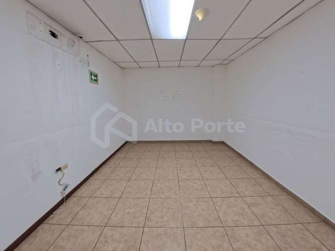 Alquiler de bodega en Merliot – Zona Industrial