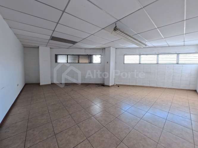 Alquiler de bodega en Merliot – Zona Industrial