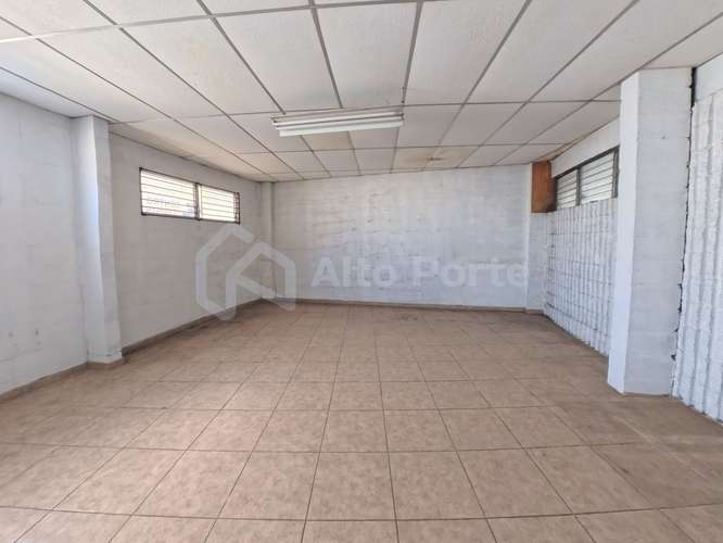 Alquiler de bodega en Merliot – Zona Industrial
