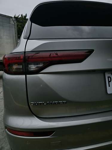  MITSUBISHI OUTLANDER SEL 2022 4x4 (S-AWD)  ¡Impecable SUV familiar de 3 filas  - Imagen 15