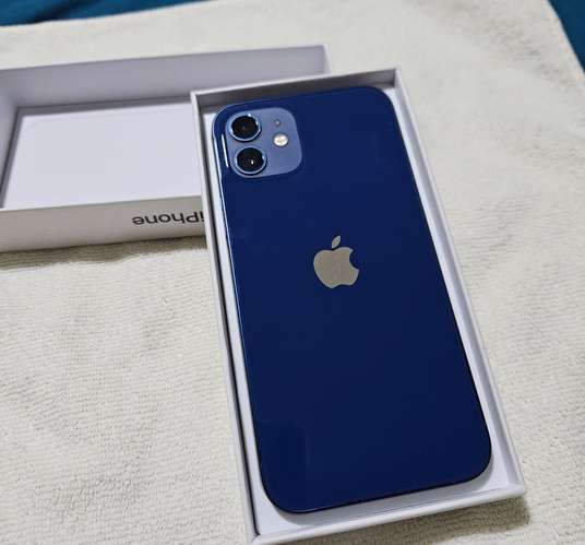Iphone 12 base - Imagen 4