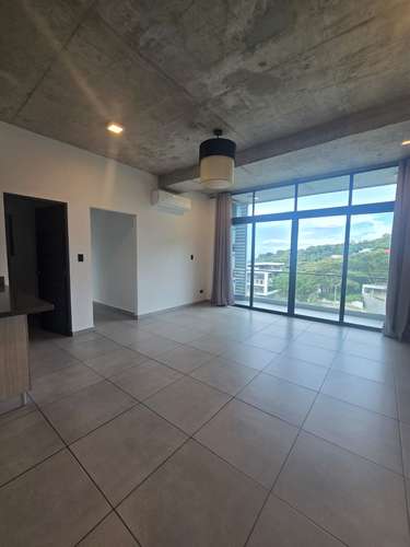 Apartamento de lujo en Park Tower | Alquiler $1,500 Vacío o $1,800 Amueblado - Imagen 7