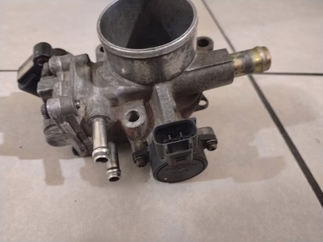 Cuerpo de aceleración Toyota Corolla 99