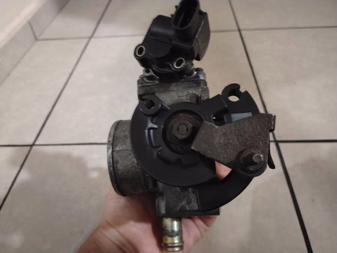Cuerpo de aceleración Toyota Corolla 99