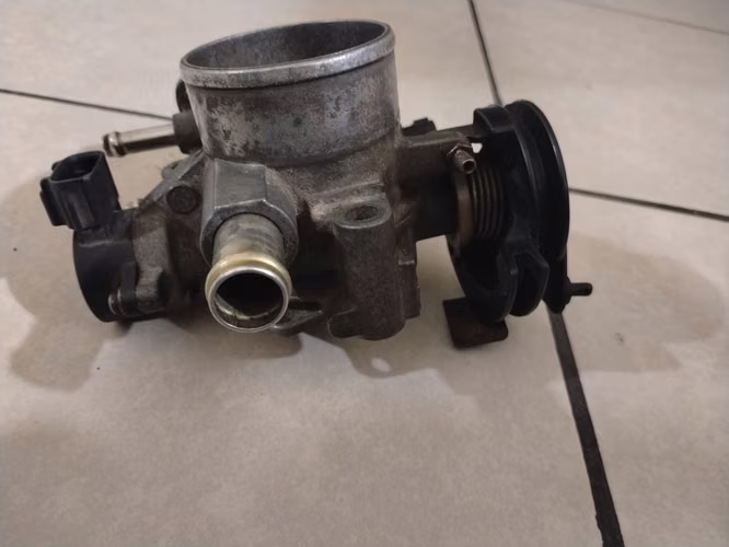 Cuerpo de aceleración Toyota Corolla 99