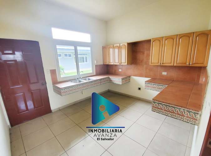 Edificio en alquiler en Col. Escalón | 28 parqueos| 13 oficinas| 9 baños - Imagen 8