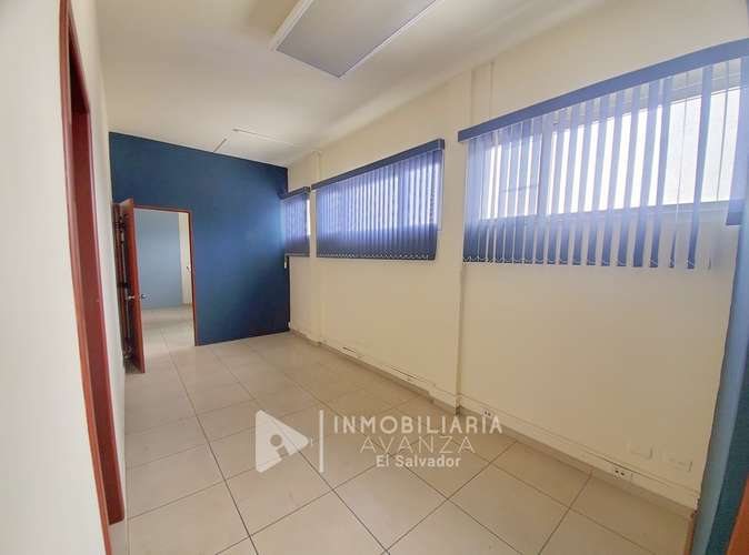 Edificio en alquiler en Col. Escalón | 28 parqueos| 13 oficinas| 9 baños - Imagen 5