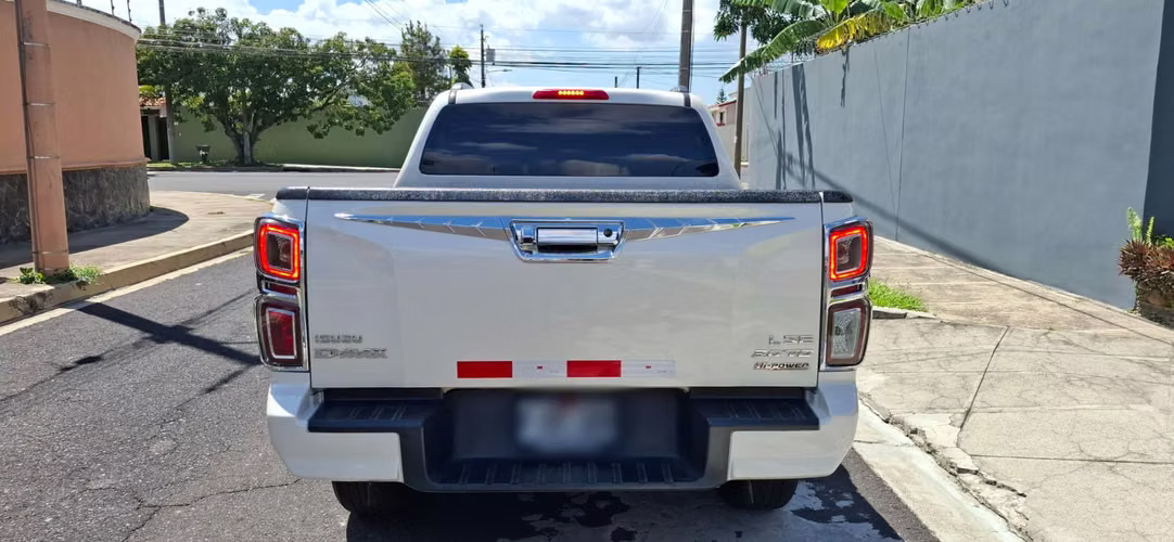 ISUZU DMAX HIGHLANDER AUTOMÁTICO 3.0 IMPECABLE  - Imagen 5