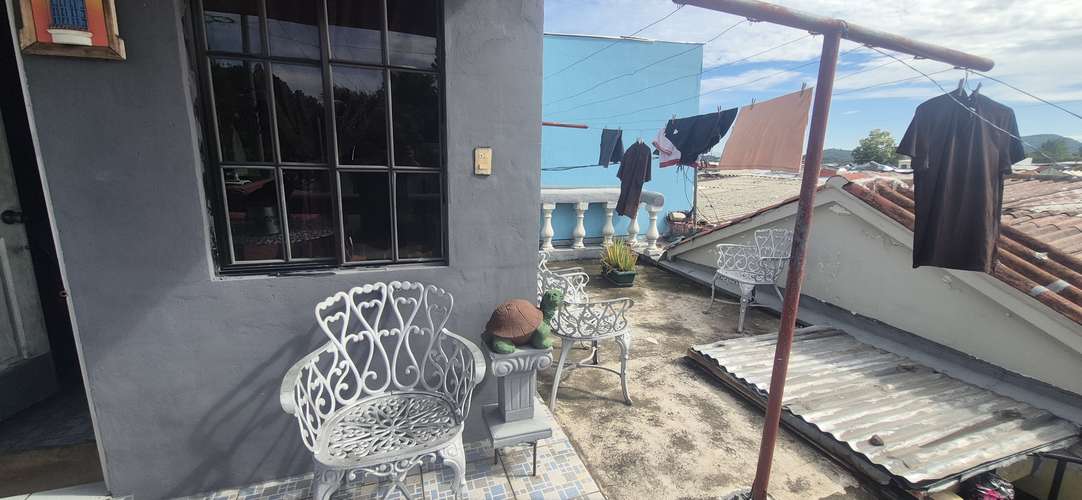Venta de casa en Ciudad Versalles, sobre entrada principal - Imagen 3