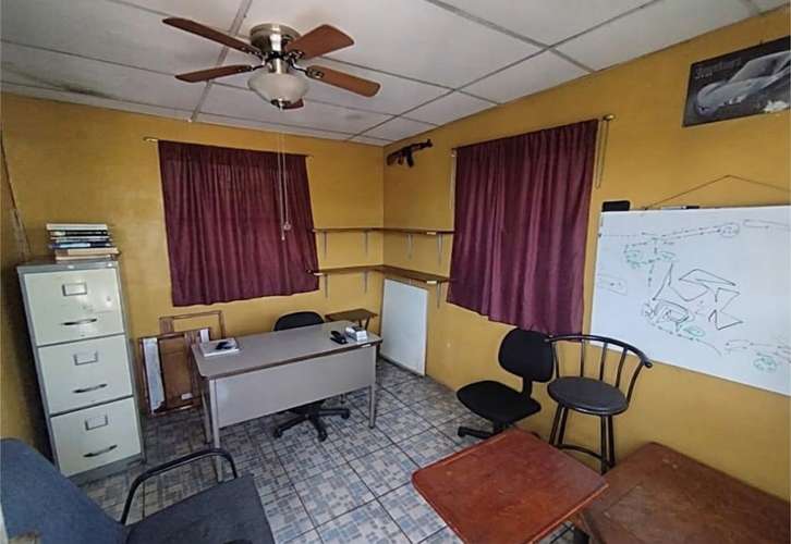 Venta de casa en Ciudad Versalles, sobre entrada principal - Imagen 7