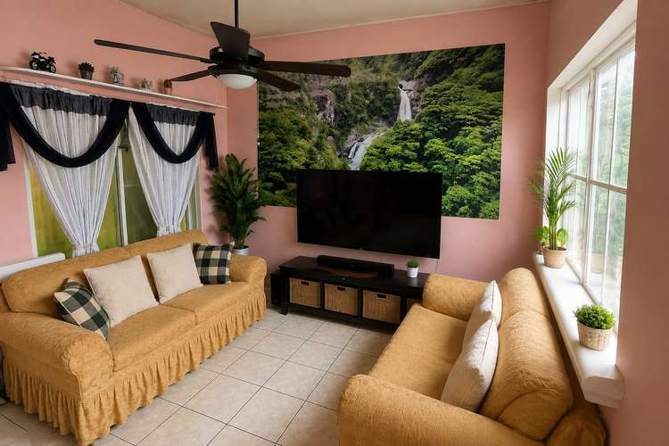 Venta de casa en Ciudad Versalles, sobre entrada principal - Imagen 8