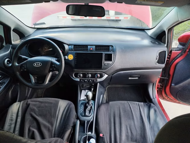 KIA RÍO 2013  Automático  4 puertas  Traspaso Directo  117 Mil Millas  Caja ATF  Aire Acondicionado Motor 1.6  - Imagen 13