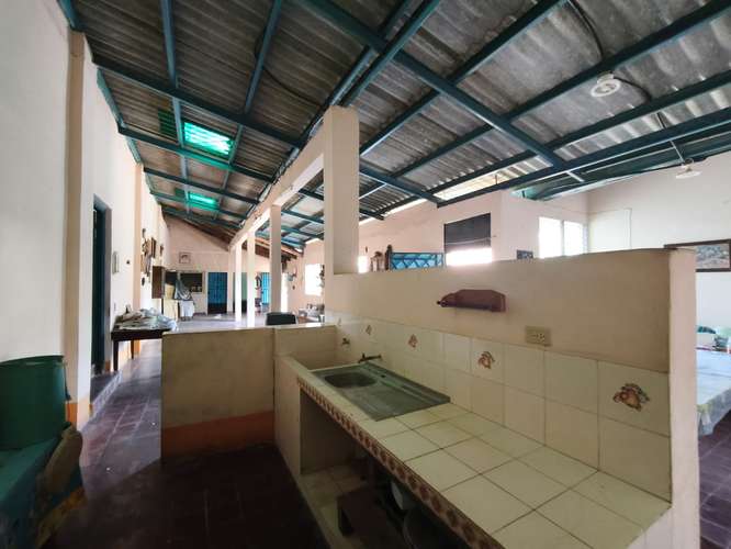 VENTA DE CASA GRANDE EN COATEPEQUE CENTRO  - Imagen 5