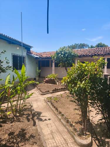 VENTA DE CASA GRANDE EN COATEPEQUE CENTRO  - Imagen 6