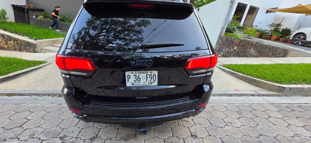 Vendo Grand Cherokee 2020 - Imagen 4