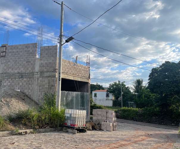 EN VENTA - EXCELENTE OPORTUNIDAD PARA INVERTIR O CONSTRUIR LA CASA DE TUS SUEÑOS EN ZONA DE ALTA PLUSVALÍA 
