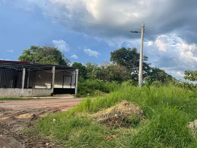 EN VENTA - EXCELENTE OPORTUNIDAD PARA INVERTIR O CONSTRUIR LA CASA DE TUS SUEÑOS EN ZONA DE ALTA PLUSVALÍA 