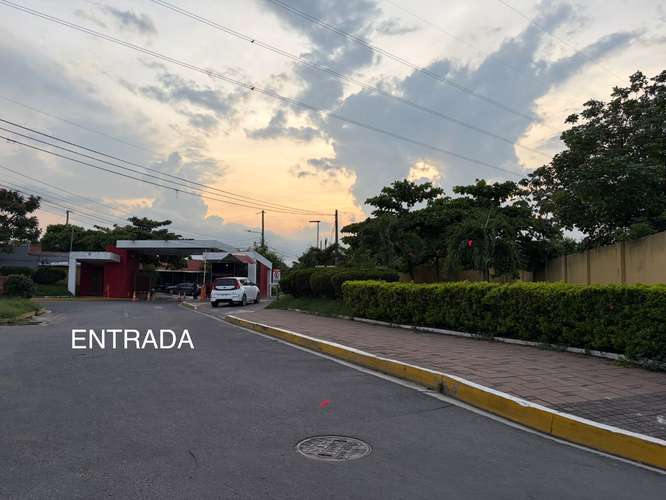  VIVE CERCA DE SAN SALVADOR! CASA EN VENTA EN VILLA PRIMAVERA QUEZALTEPEQUE, LA LIBERTAD 