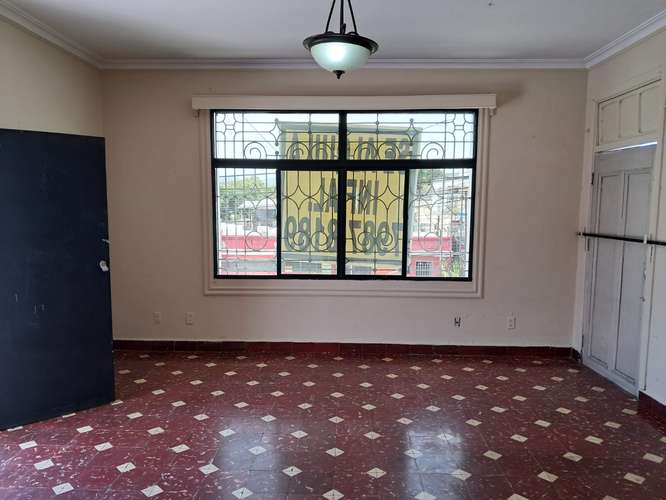 Casa e venta en 1ra. Calle Poniente (media cuadra arriba del Liceo Salvadoreño) - Imagen 10