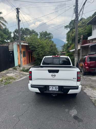 NISSAN FRONTIER SV 2022 - Imagen 6