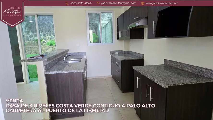 Casa de 3 niveles Costa Verde Carretera al Puerto de La Libertad en Venta