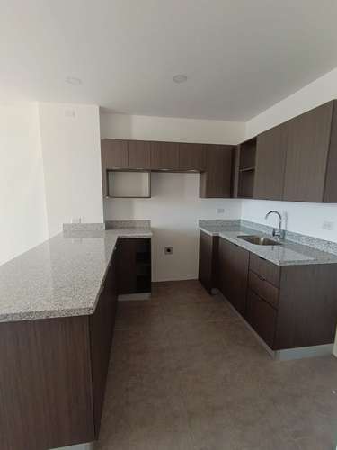 SE VENDE DERECHO DE APARTAMENTO EN TORRE KALIAKO, ESCALÓN 