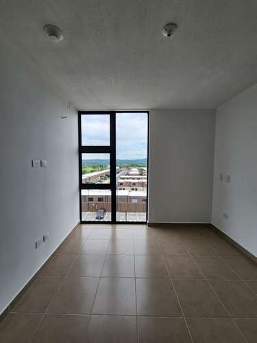 Se Alquila Apartamento Nuevo en Alturas del Valle 