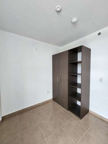 Se Alquila Apartamento Nuevo en Alturas del Valle 