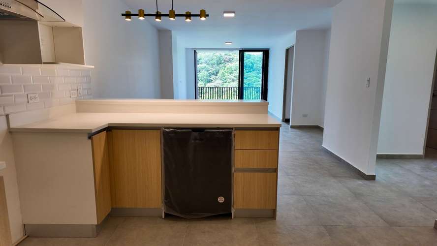 Lindo apartamento con preciosa vista al mar y montañas!!