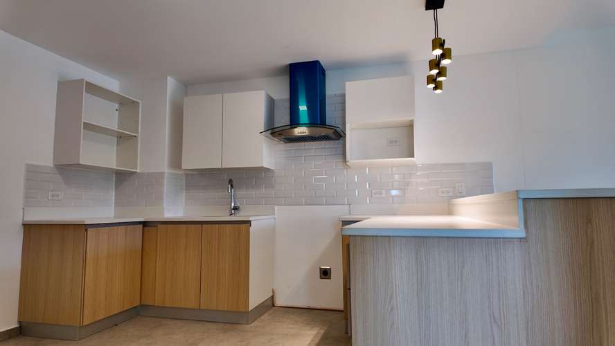 Lindo apartamento con preciosa vista al mar y montañas!!