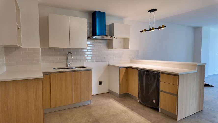 Lindo apartamento con preciosa vista al mar y montañas!!