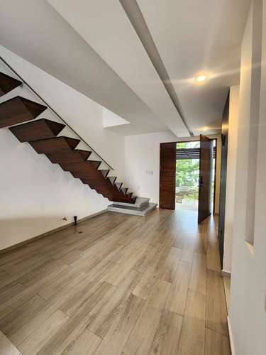 Se Vende Casa en Residencial Altema, Nuevo Cuscatlán 