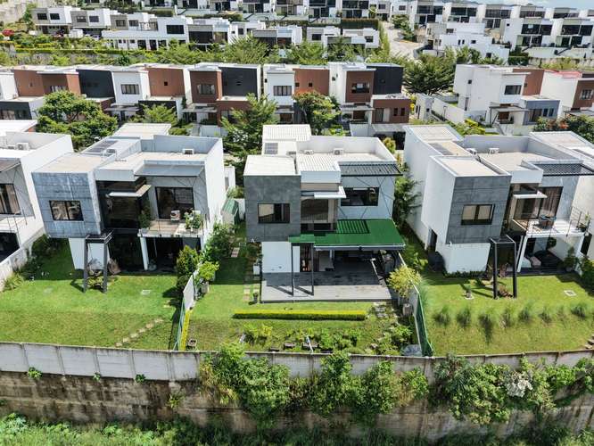 Se Vende Casa en Residencial Altema, Nuevo Cuscatlán 