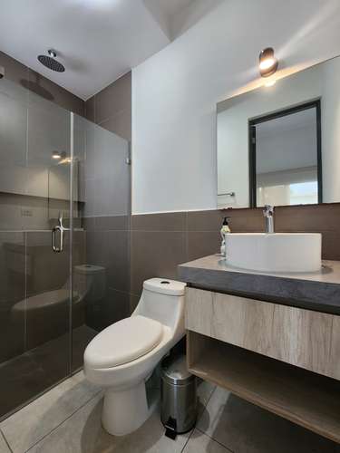 Se Vende Casa en Residencial Altema, Nuevo Cuscatlán 
