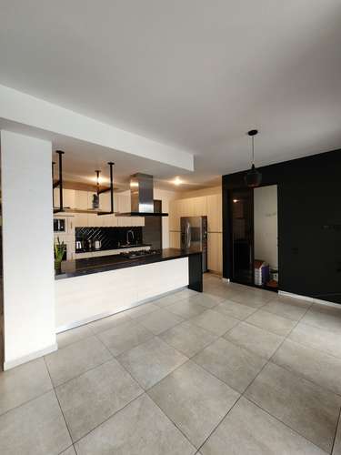 Se Vende Casa en Residencial Altema, Nuevo Cuscatlán 