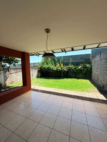  SE ALQUILA CASA MIRAMAR, de 2 plantas, tiene 300 v2 de terreno y 160 mts2 de construccion, cochera 2 vehículos, sala, - Imagen 13